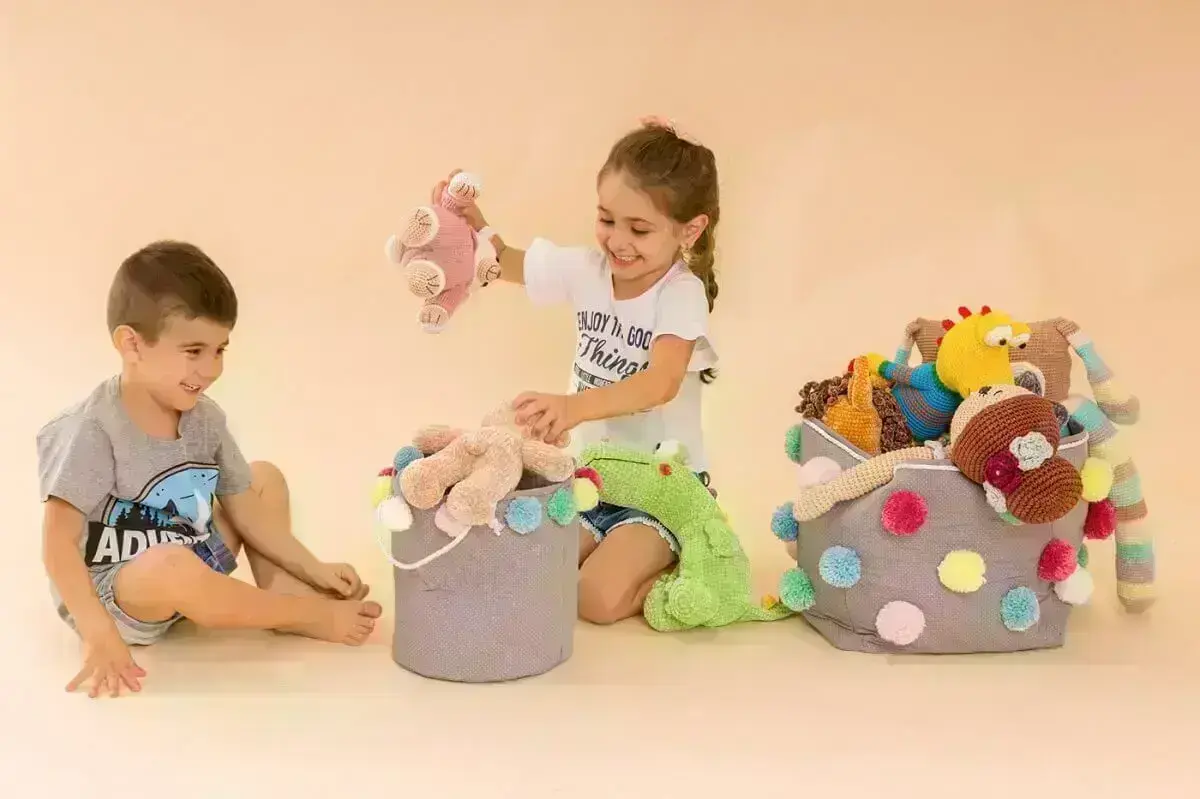 Modelo de cestos para guardar brinquedos em quarto de criança Foto Circulo