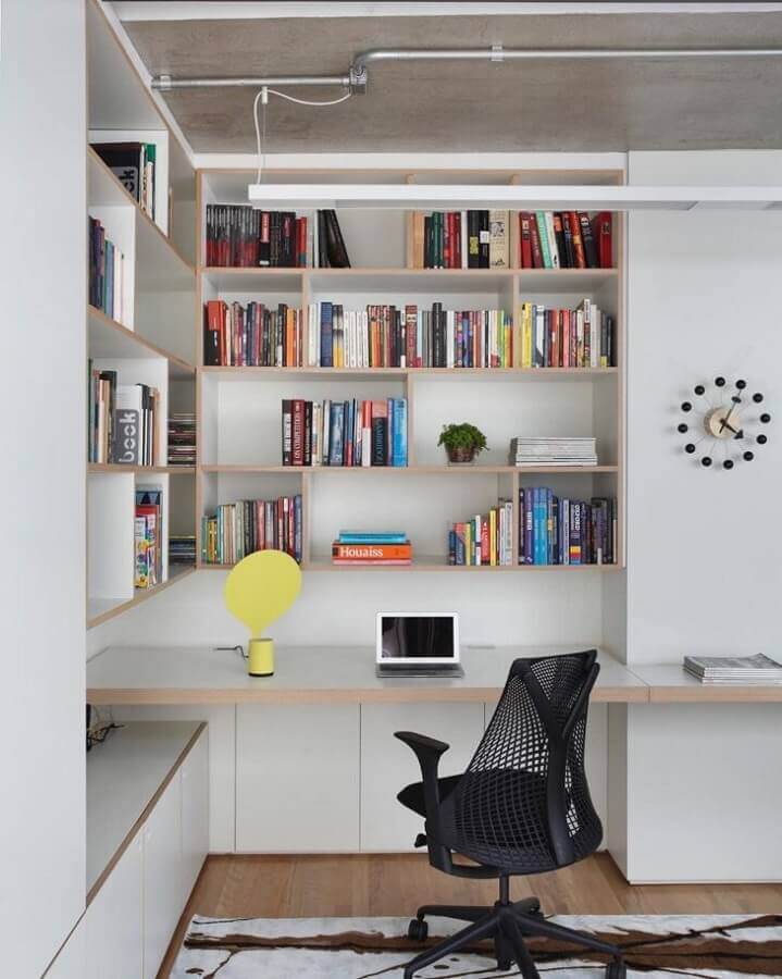 Móveis planejados para home office com bancada de canto Foto Patrícia Martinez