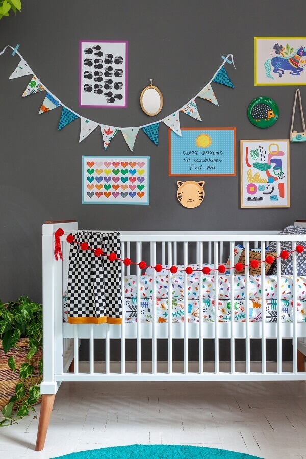 Quadros divertidos para decoração de quarto de bebê cinza Foto Mariana Lima para MOOUI