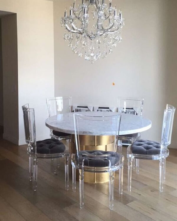 Cadeira acrilico transparente para mesa com base dourada luxuosa