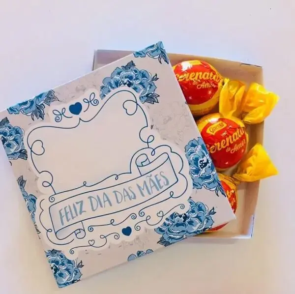 Caixa de bombons personalizada é uma das ideias para o dia das mães. Fonte: JR. Xerox e Impressões