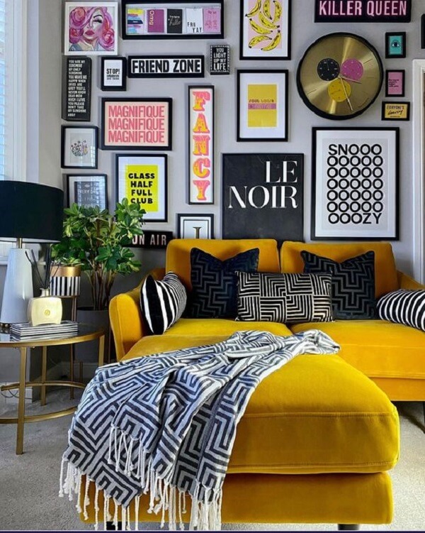 Cores que combinam com amarelo e preto para sala moderna