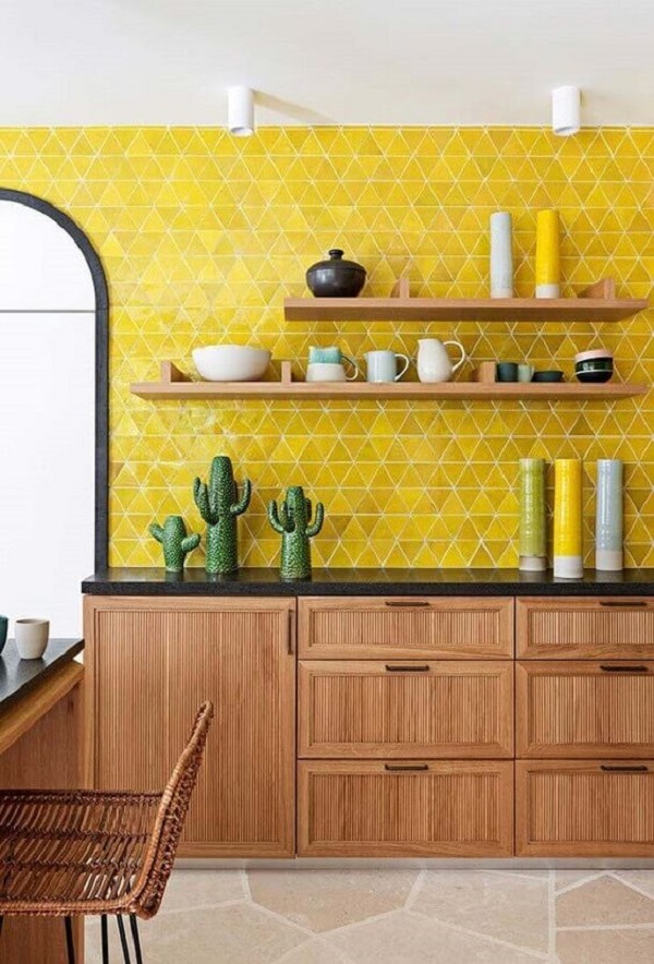 Cozinha com decoracao amarela