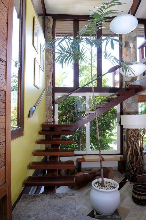 Escadas para casa de madeira para sala de estar rustica