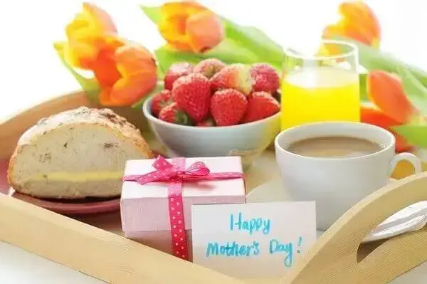 Ideias criativas para o dia das mães: surpreenda sua mãe com um delicioso café da manhã. Fonte: Grupo Dimensão