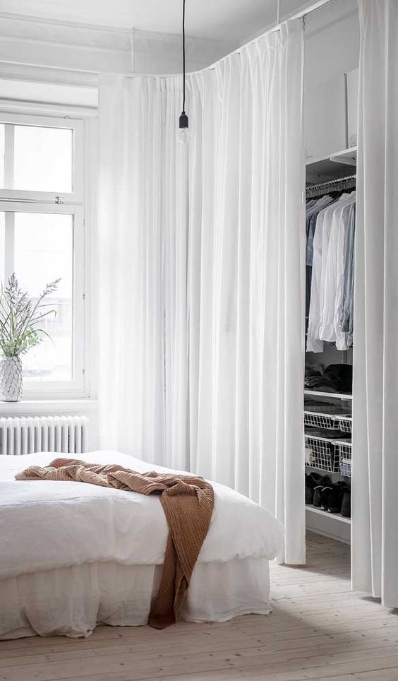 Ideias de closet com cortina branca