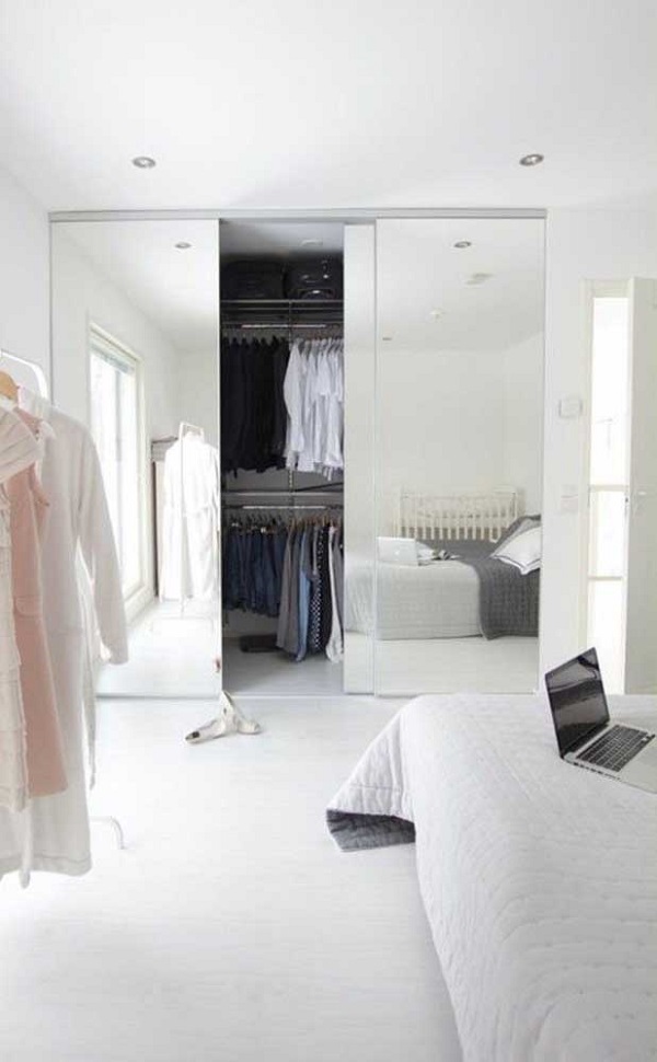 Ideias de closet simples com porta espelhada