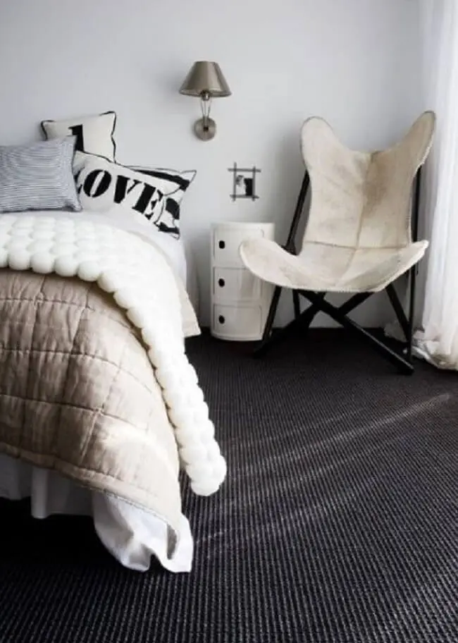 O carpete para quarto escuro confere mais elegância. Fonte: Katarinas Stil