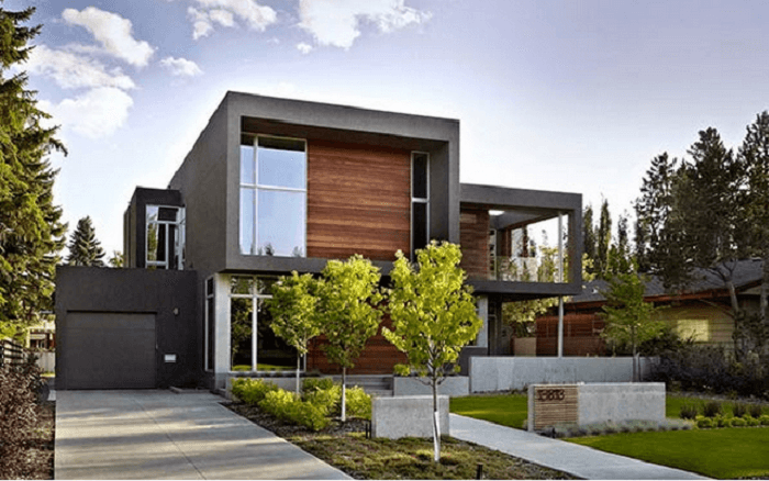 Casa com fachada cinza e madeira