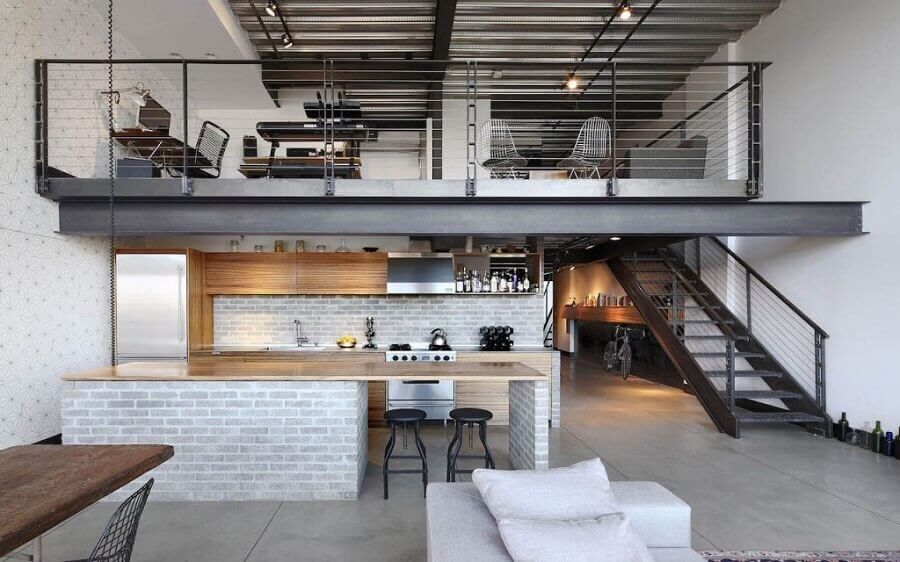 Decoração moderna de loft estilo industrial com mezanino de ferro Foto Loft Blog Bridge Imóveis