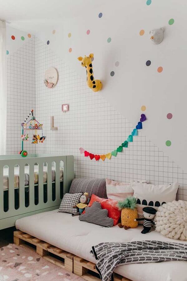 Papel de parede minimalista para quartinho de bebê simples Foto Decor Fácil
