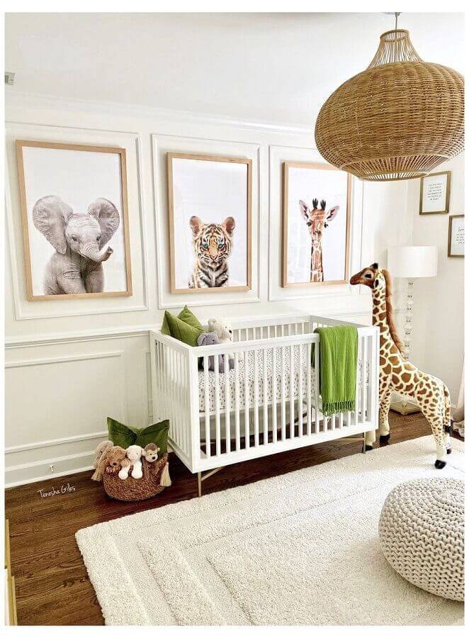 Quartinho de bebê unissex decorado com quadros de animais Foto Tenesha Giles