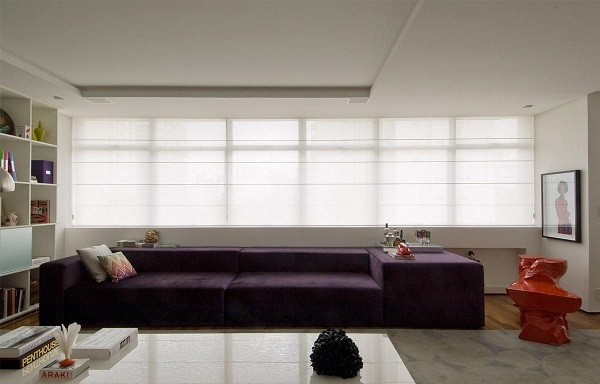 Cores que combinam com roxo para sala moderna e minimalista