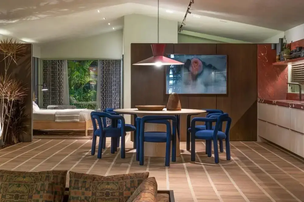 A casa ETÉ Duratex conta com design 100% brasileiro incluindo móveis, iluminação e tecidos