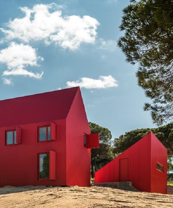 Modelo de casa vermelha linda para se inspirar