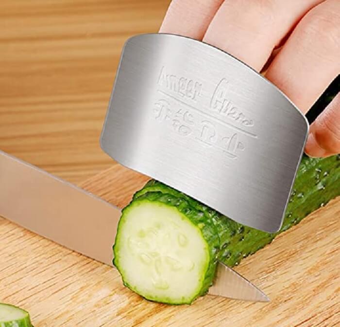 Protetor de dedos para cozinha feito de inox