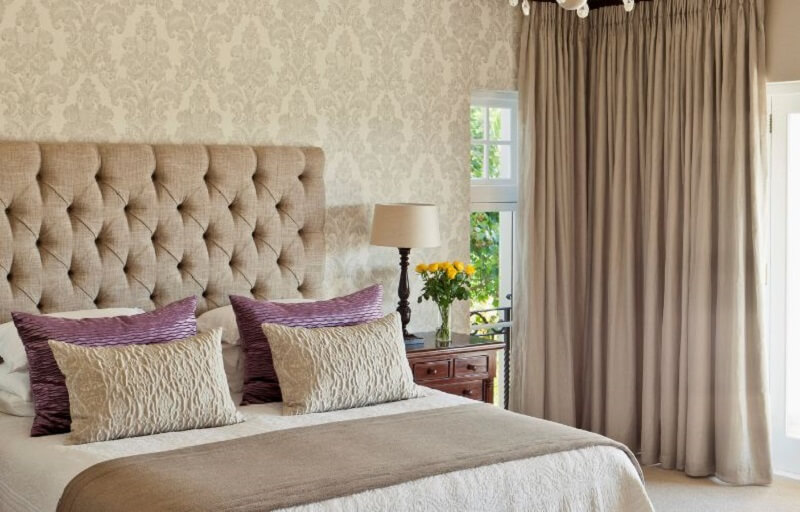 As cortinas são perfeitas para dar um ar mais estiloso e elegante para o quarto