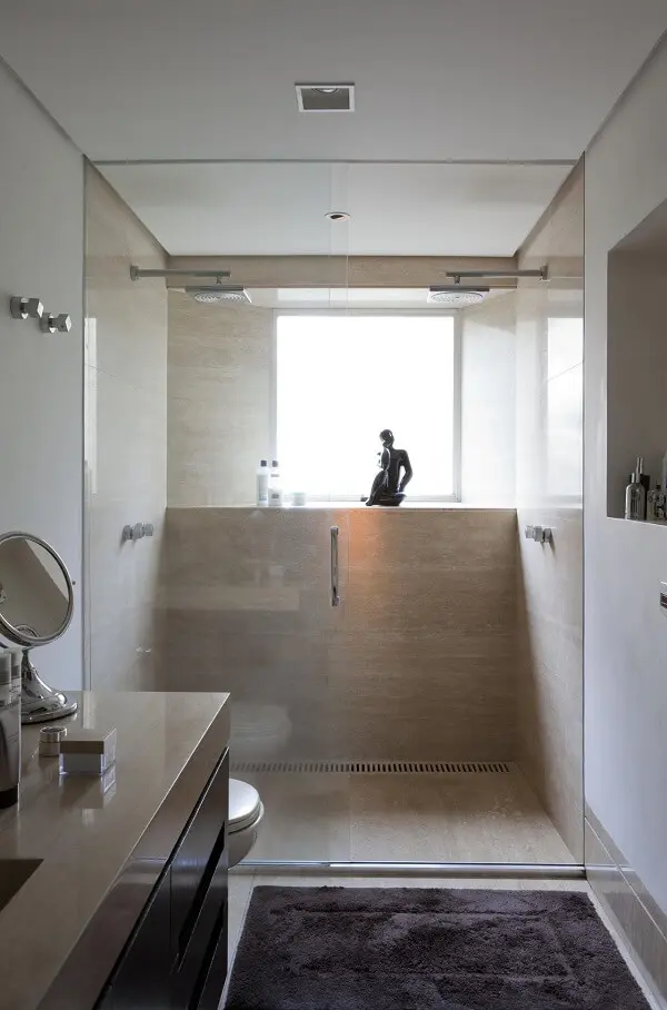 Banheiro simples com ralo linear sifonado