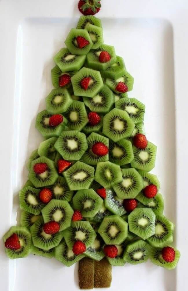 Árvore de frutas de natal feito no prato
