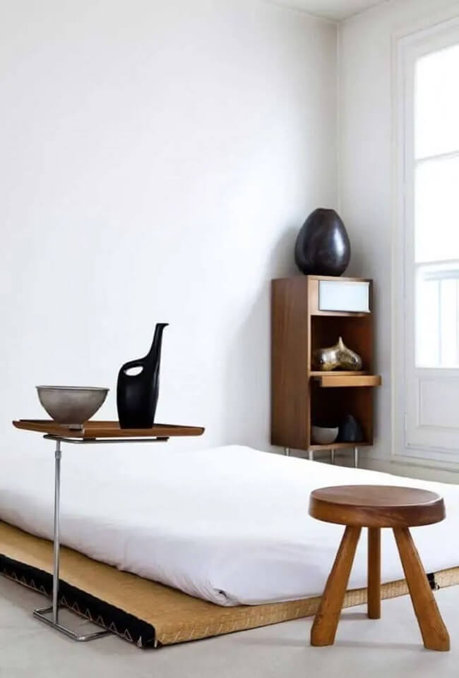Decoração clean e minimalista com cama oriental de solteiro