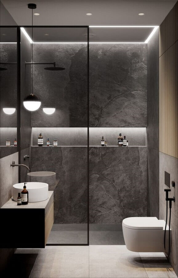 Decoração moderna em tons de cinza para banheiro com nicho embutido no box Foto Ortho Architects
