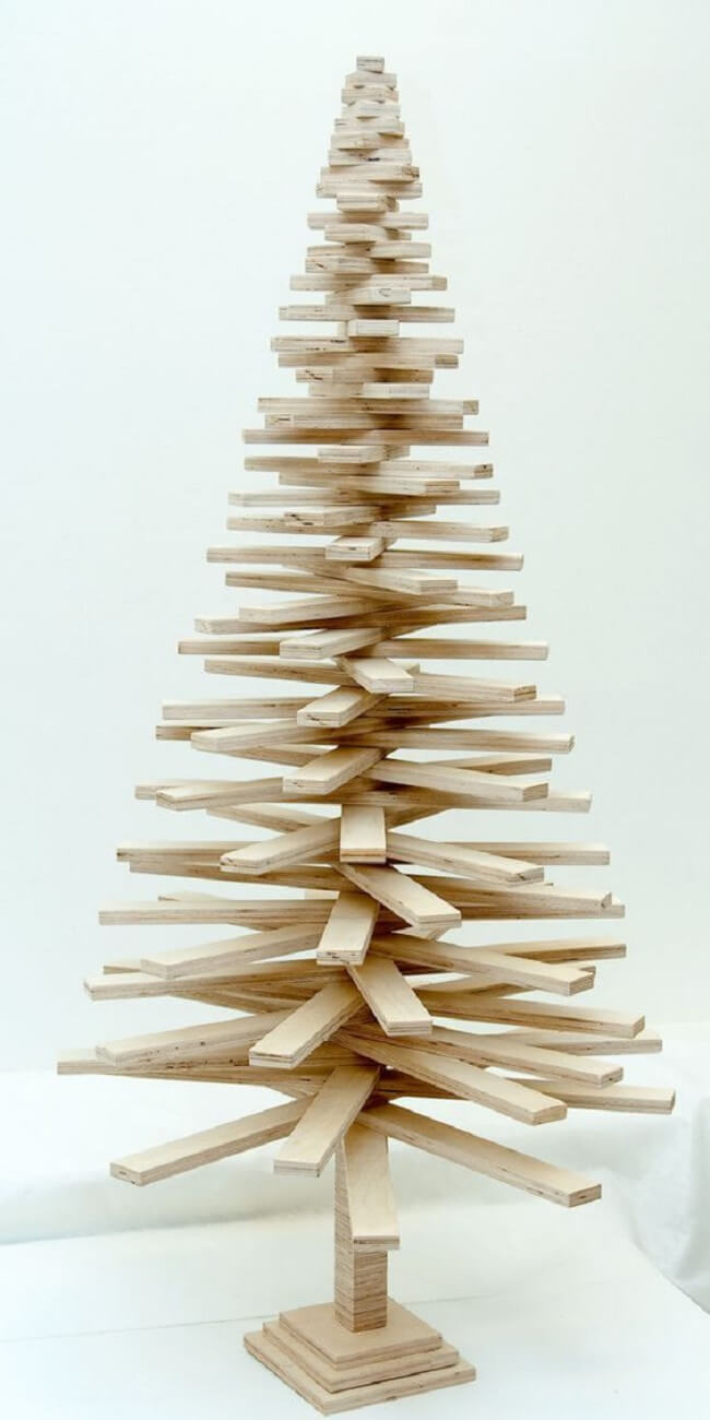 Modelo de árvore de natal de madeira artesanal