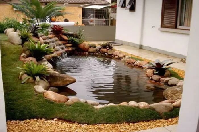 Projeto de lago ornamental com cascata