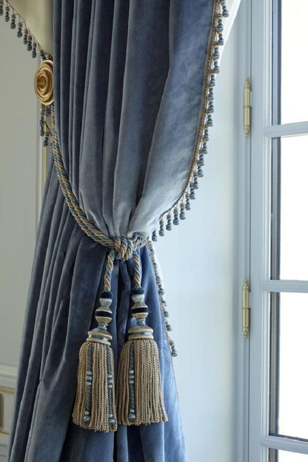 Tipos de cortina azul clássica
