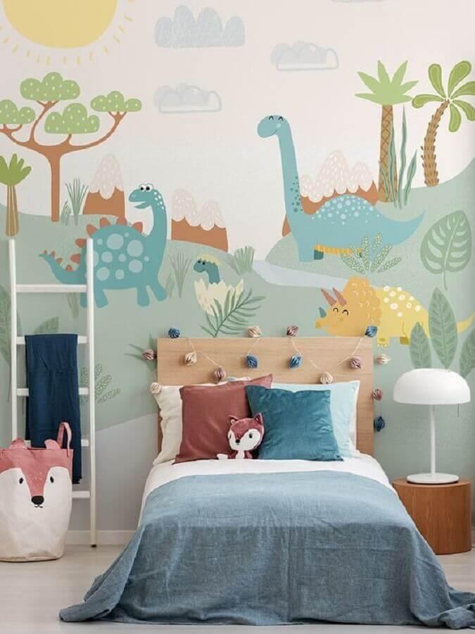 Decoração lúdica com tema dinossauro com papel de parede para quarto infantil masculino