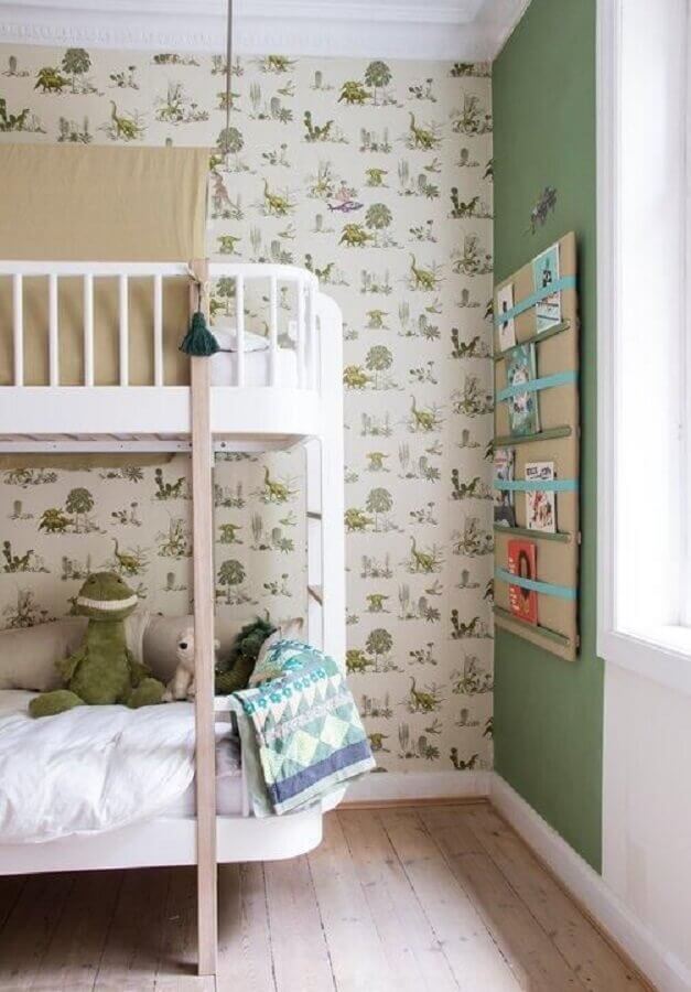 Papel de parede para quarto infantil masculino decorado com beliche 