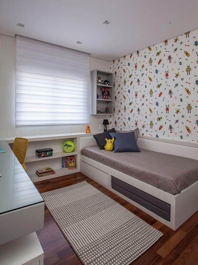 Papel de parede para quarto infantil masculino decorado com moveis planejados Foto Revista Habitar