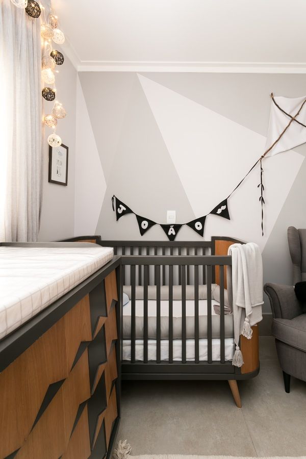 Berço moderno cinza escuro para quarto de bebê